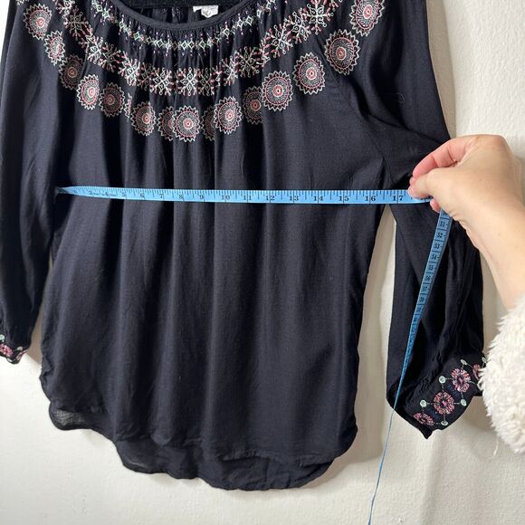 Velvet By Graham & Spencer Eva Black Peasant Top Pastel Embroidered Neck XS - Picture 15 of 16